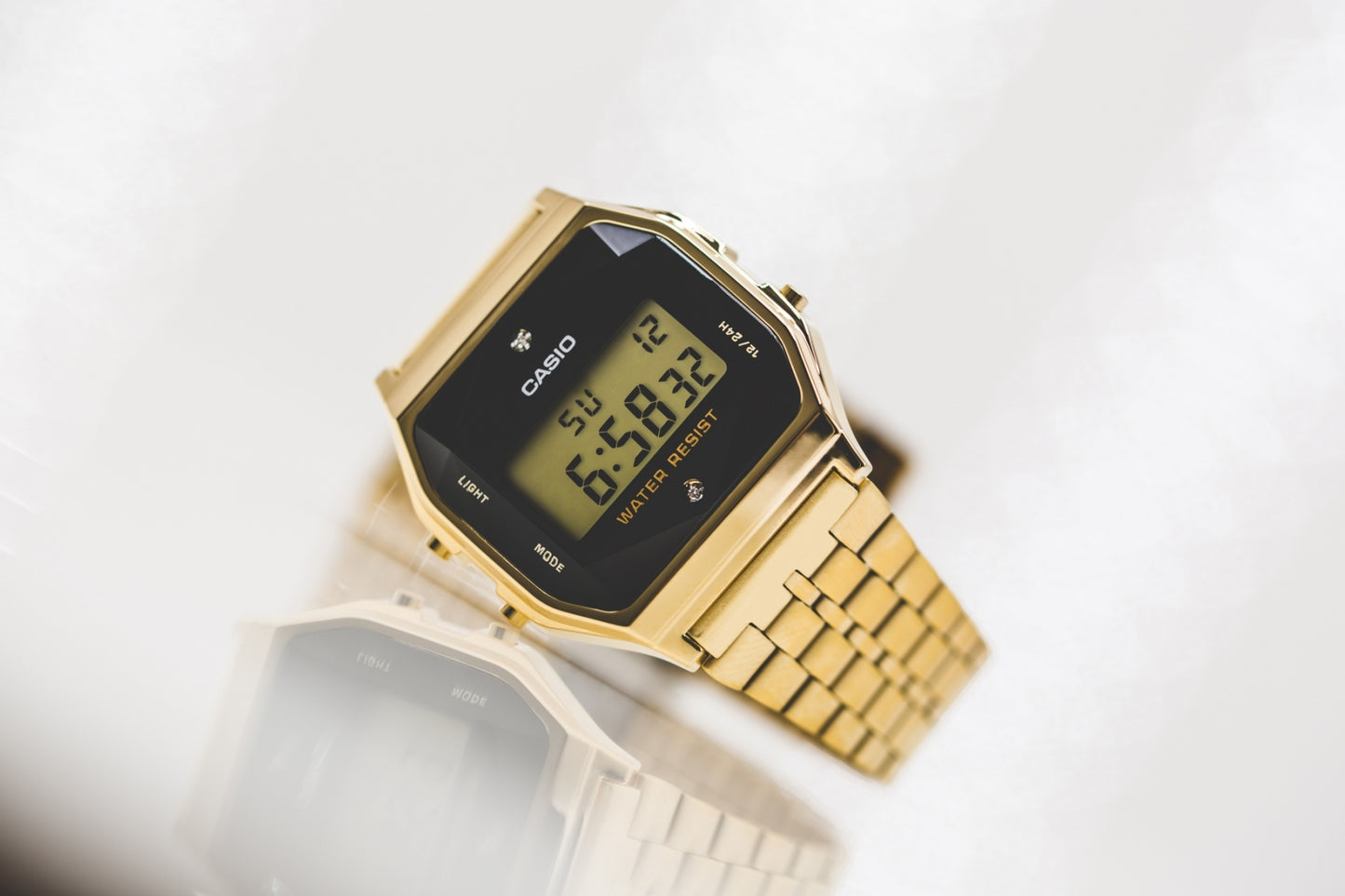 Reloj Pulsera Casio Vintage A159 Color Oro, Digital, Fondo Negro, Con Correa De Acero Inoxidable Color Oro, Dial Negro, Minutero/segundero Negro